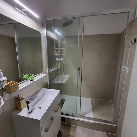 Old Town One Bedroom * בוקרשט